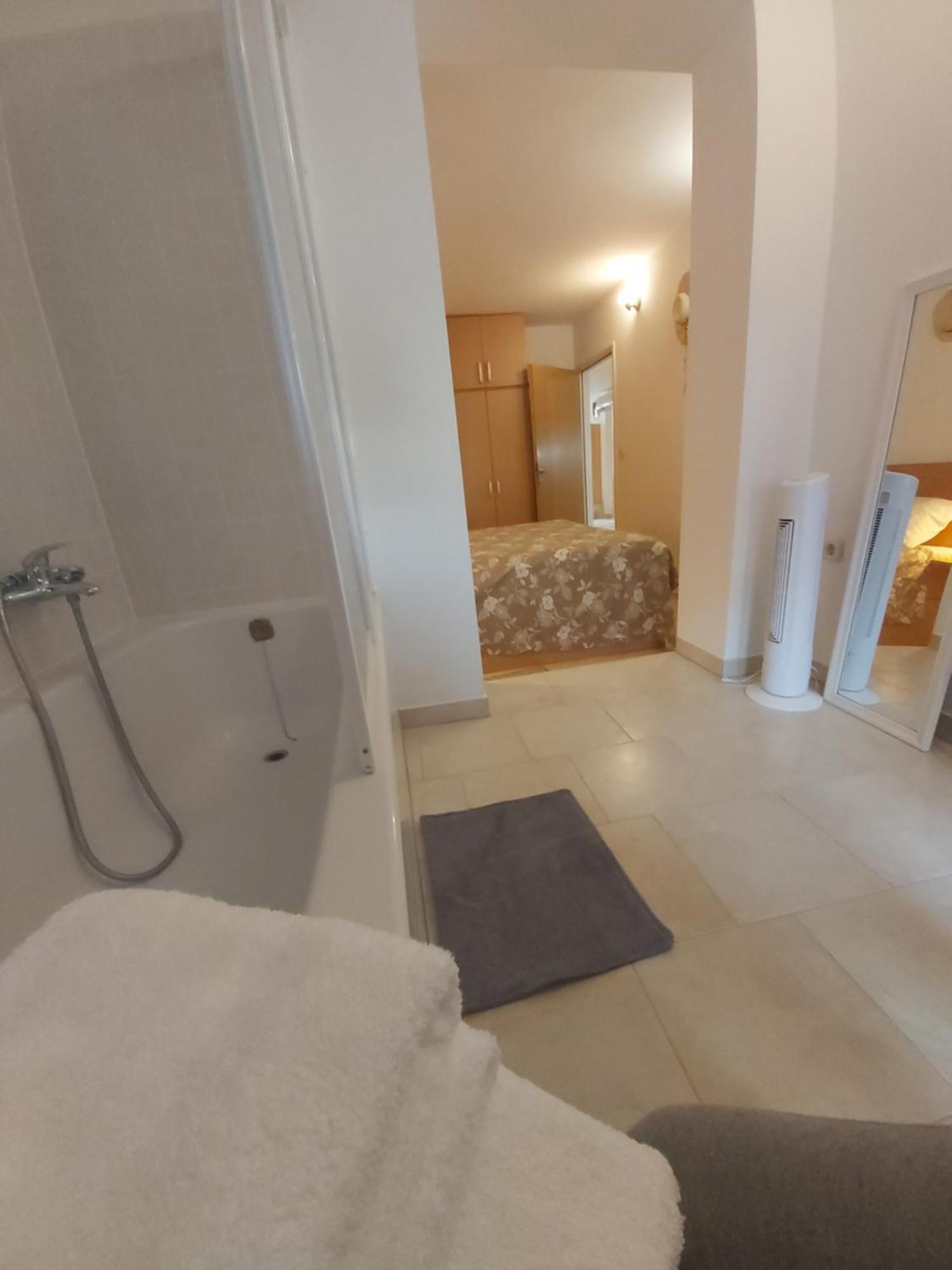 Apartman Luce With Shared Pool Zadar Luaran gambar